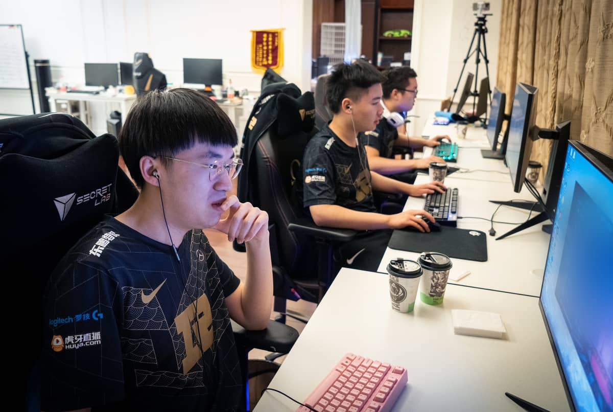 MSI 2022: Jogadores da RNG apostam em Final contra T1 e lamentam jogar remotamente
