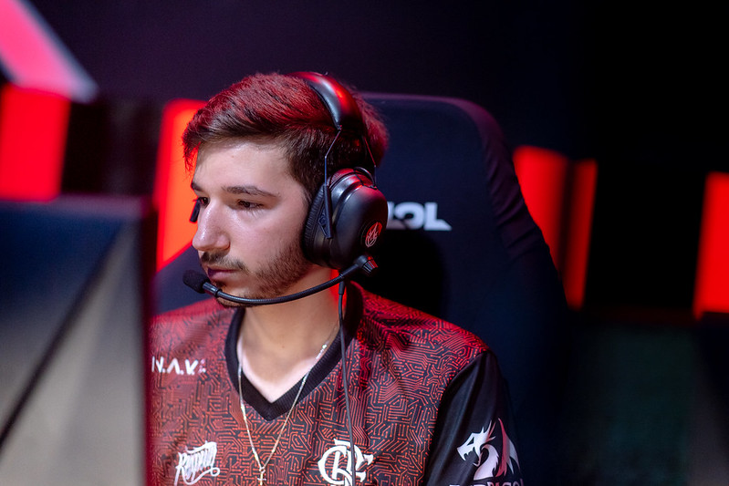 CBLOL 2022: “Acredito que terá sim a Miracle Run”, dispara Sting após vitória do Flamengo Los Grandes