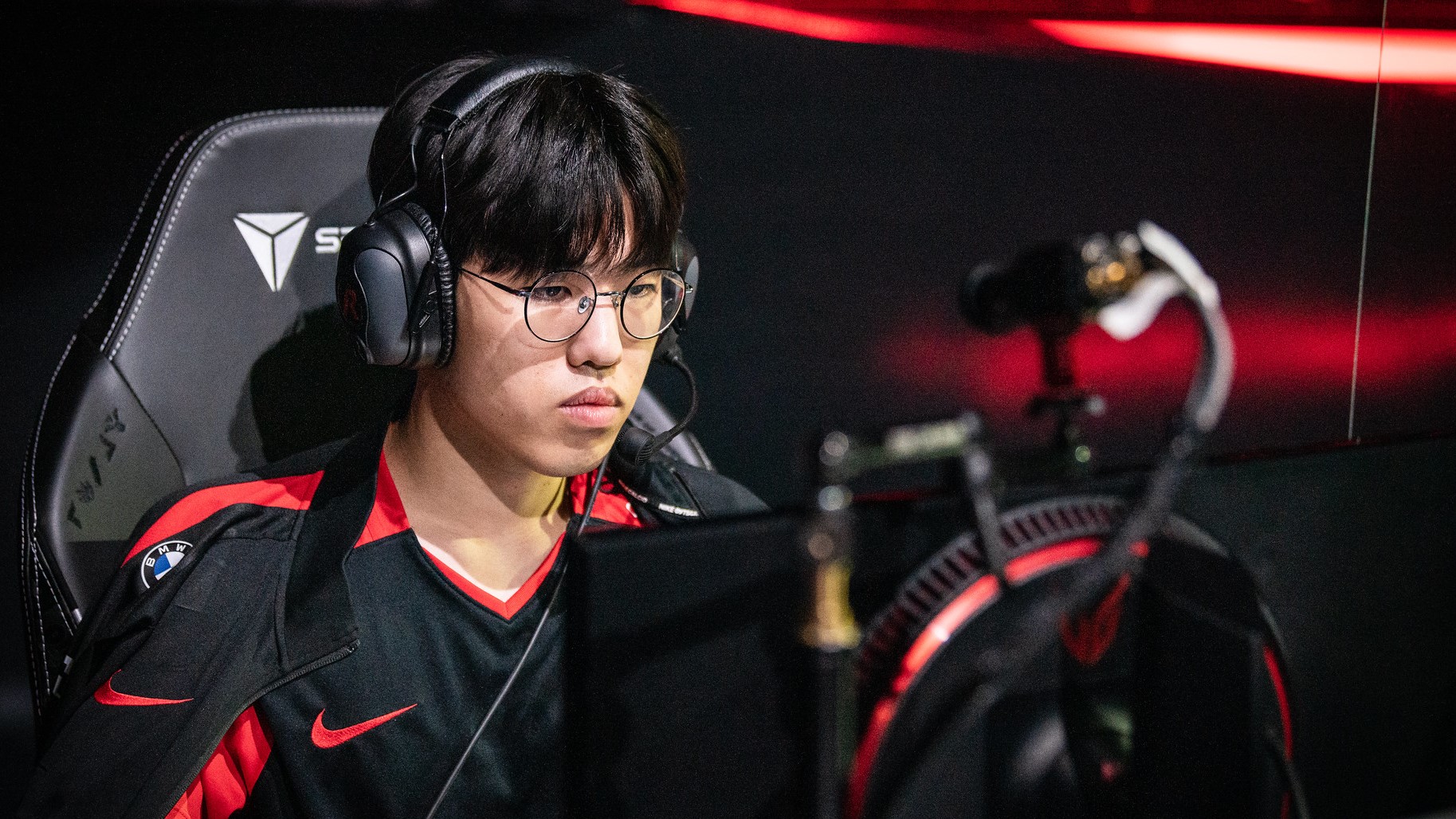 LCK 2022: T1 vence a HLE em série com bugs e polêmicas
