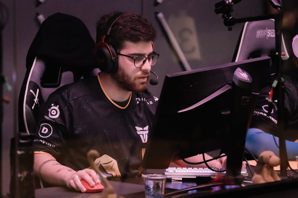 R6: Team oNe e Black Dragons estão na final da Copa do Brasil