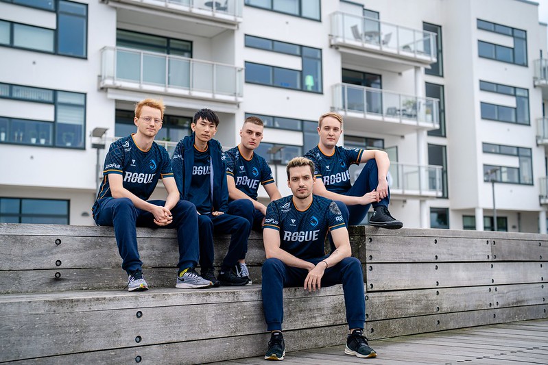 LEC 2022: Rogue bate Fnatic e fará Final contra G2