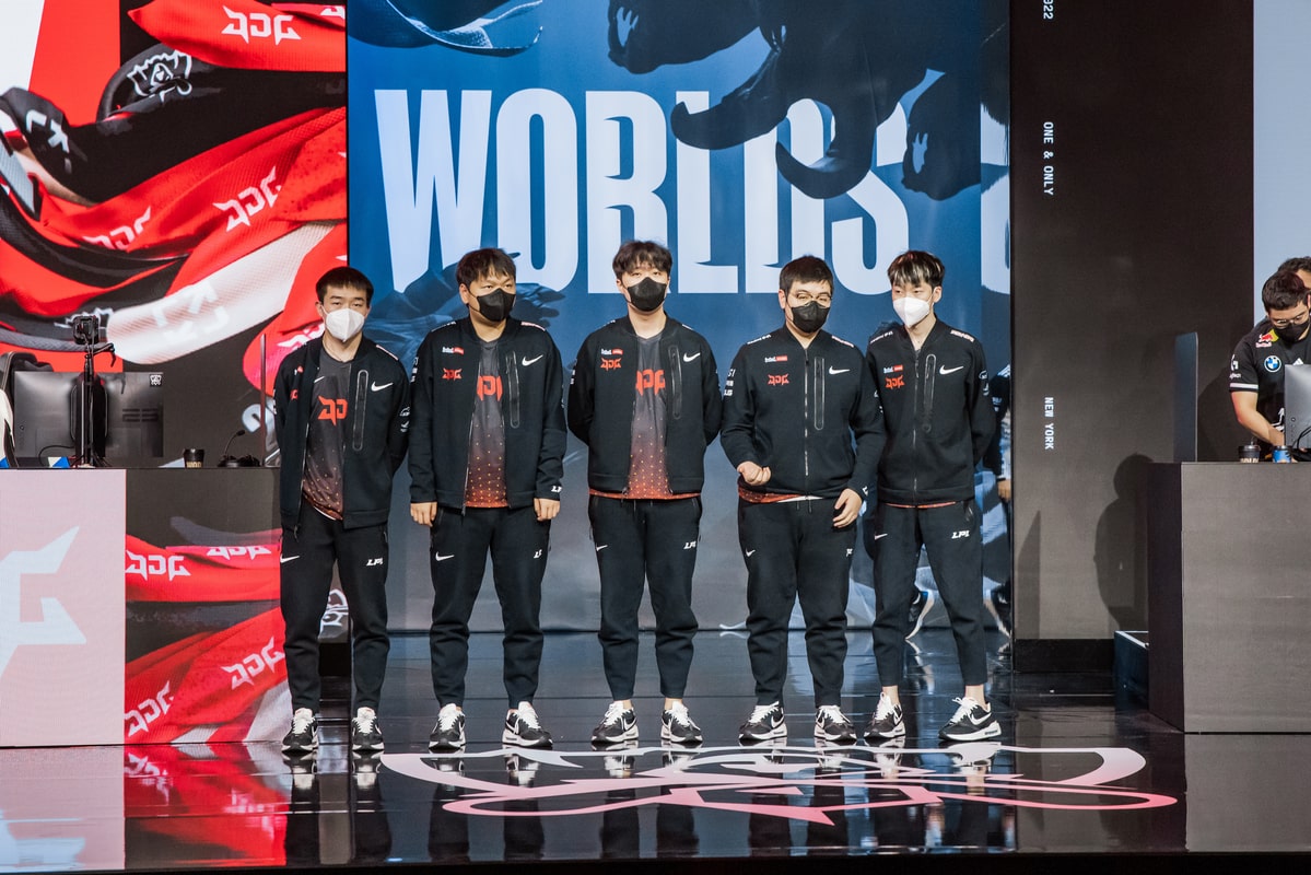 Worlds 2022: JDG e DAMWON Kia vão aos playoffs pelo grupo B