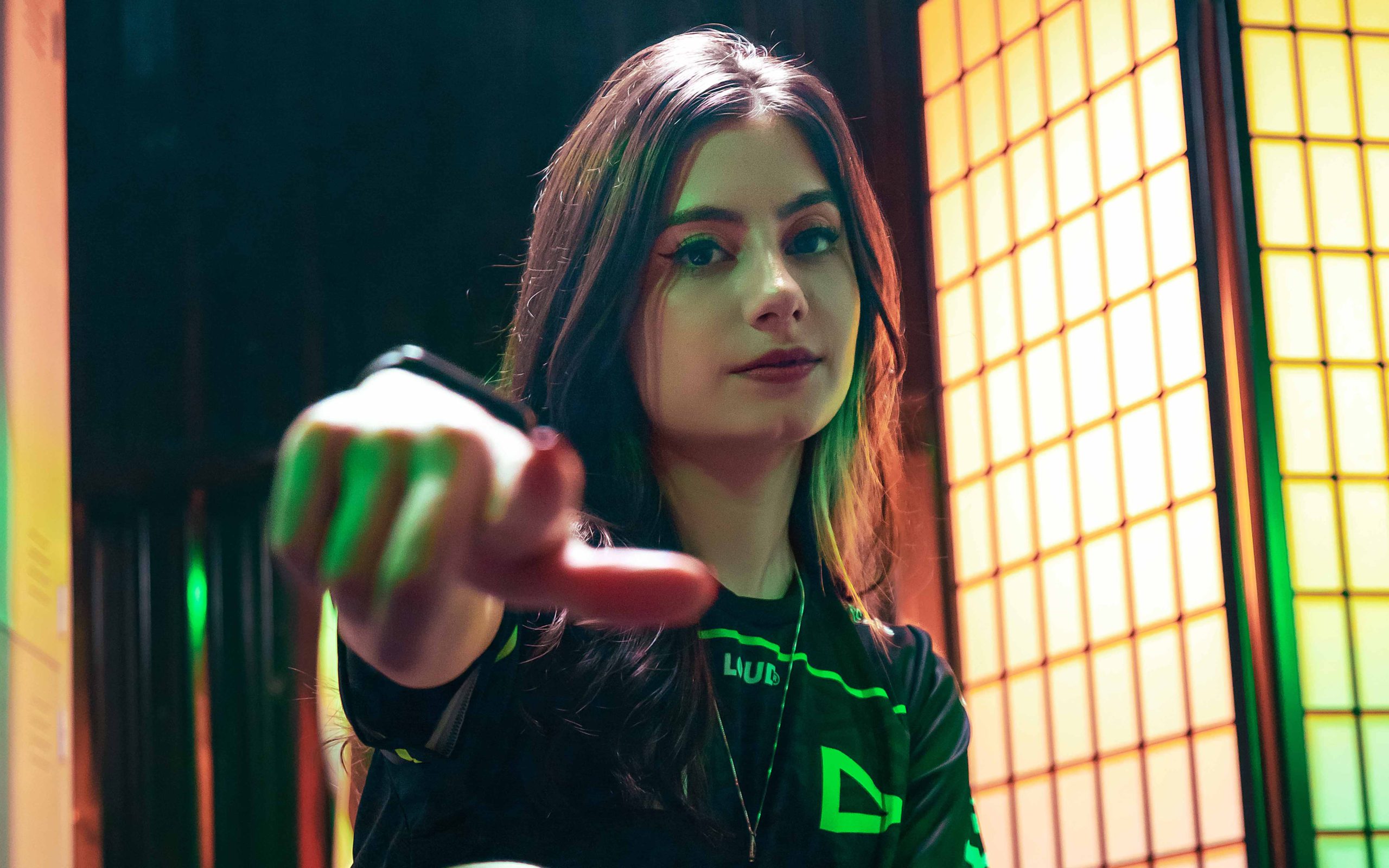 LOUD anuncia a contratação da streamer Yayahuz