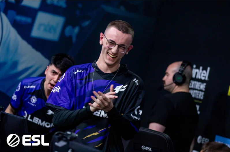 CS:GO: Fluxo se aproxima das contratações de nqz e zews, diz site