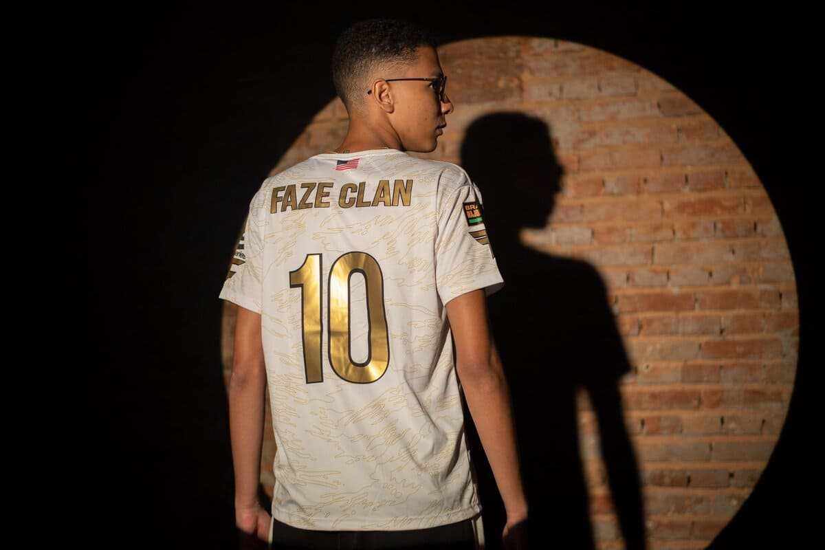 R6: FaZe anuncia contratação de VITAKING
