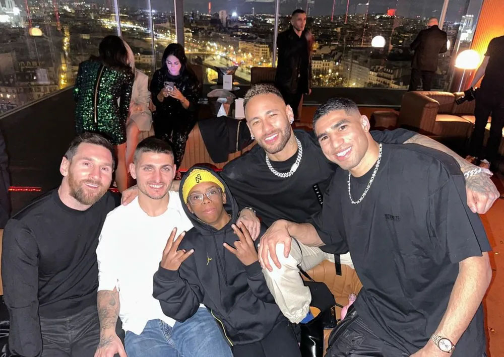 Em aniversário de Neymar, Boca de 09 tira foto com Messi, Verrati e Hakimi