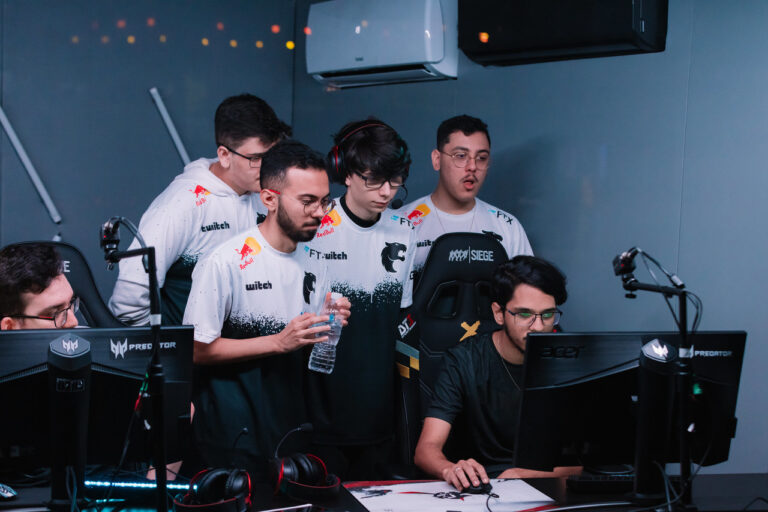 R6: FURIA anuncia saída do cenário competitivo