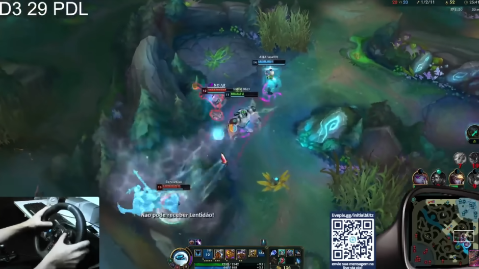 Sem mouse e teclado, streamer chega ao Mestre no LoL usando um volante