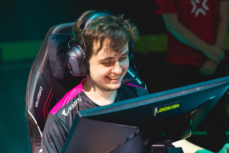 VALORANT: RED Canids encaminha a contratação de ex-jogador da Liga das Franquias