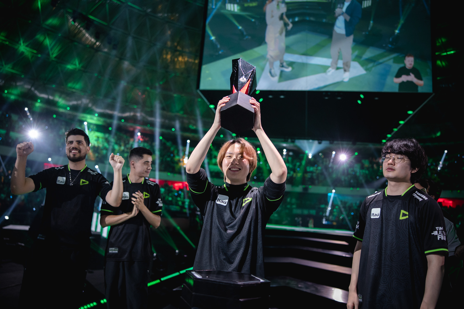 Worlds 2023: Croc se iguala ao trio brasileiro e chega ao Mestre na Coreia