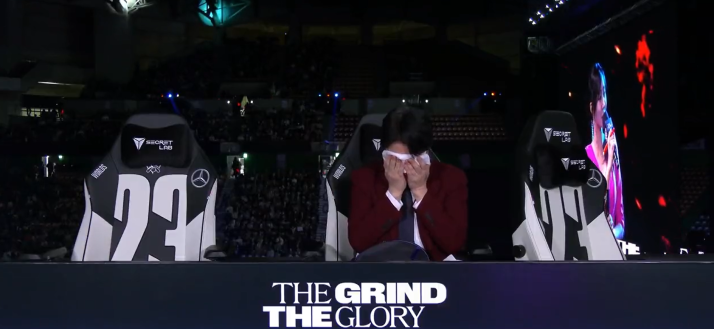 Worlds 2023: Caster chora ao vivo após T1 ir pra final