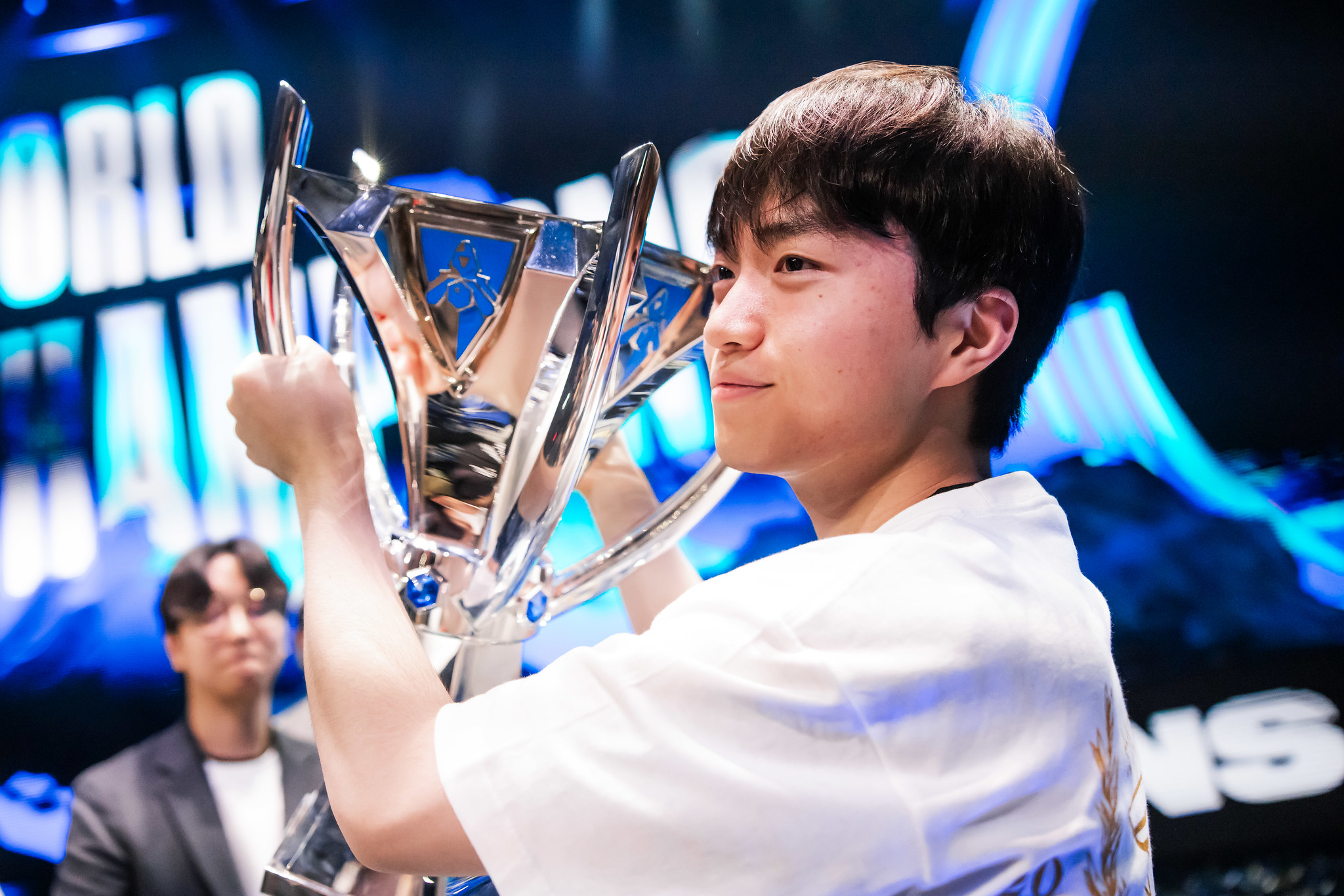 LoL: Keria volta atrás em escolha de skin do Mundial de LoL