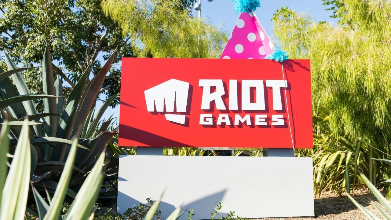 LoL: Comunidade debate o desligamento dos 530 funcionários da Riot Games