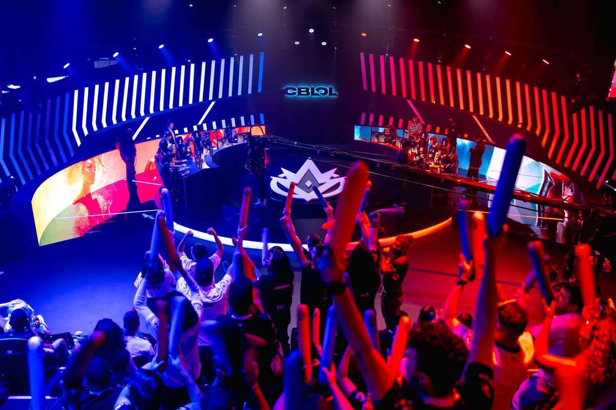 CBLOL 2024: Dominância do lado azul no Brasil vira debate internacional