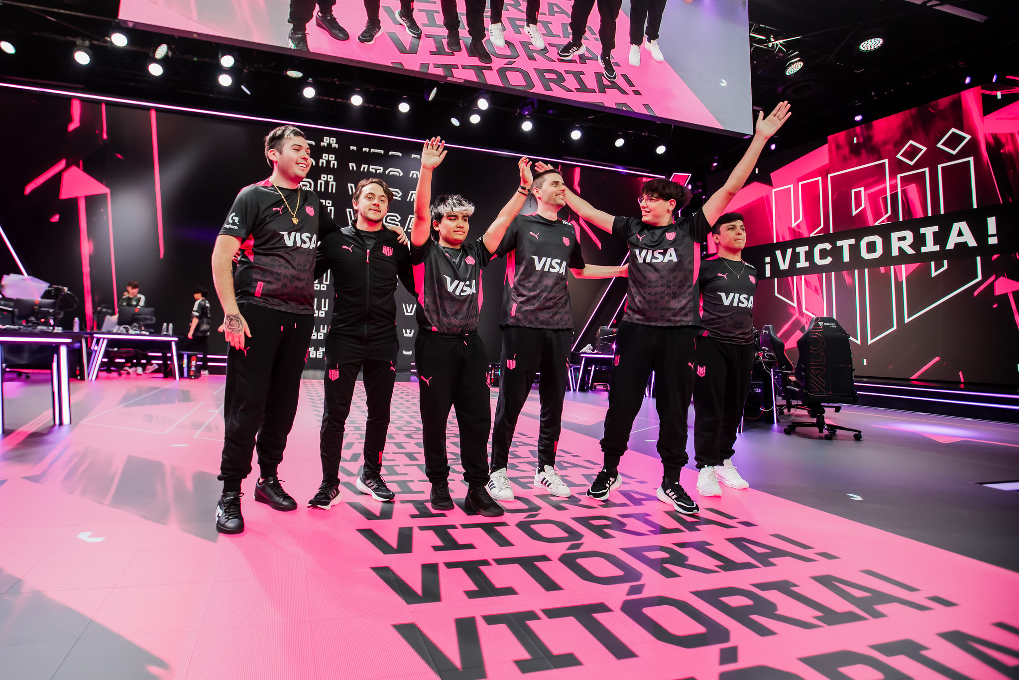 VCT Americas 2024: KRÜ vence a 100 Thieves e continua invicta