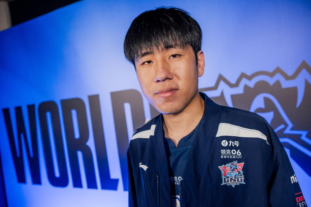 LPL 2024: Gala é obrigado a vender item em partida; entenda o bug