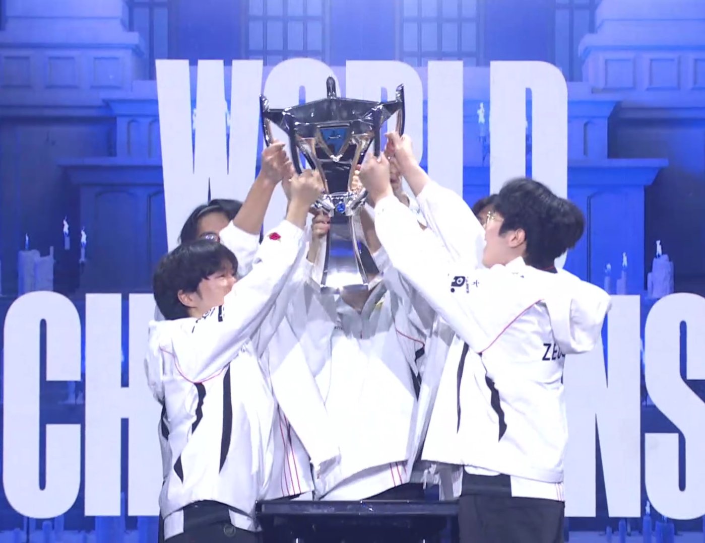 Worlds 2024: T1 revela campeões que querem skins do mundial