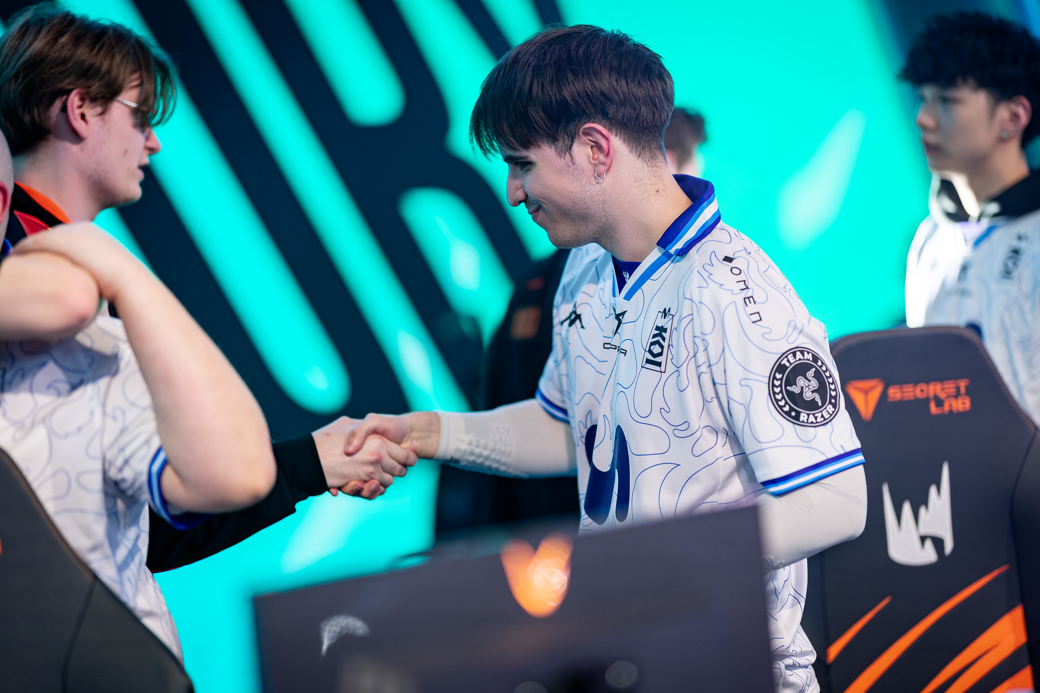 LEC 2025: Treta? SUPA e Upset se estranham no palco após vitória da FNATIC