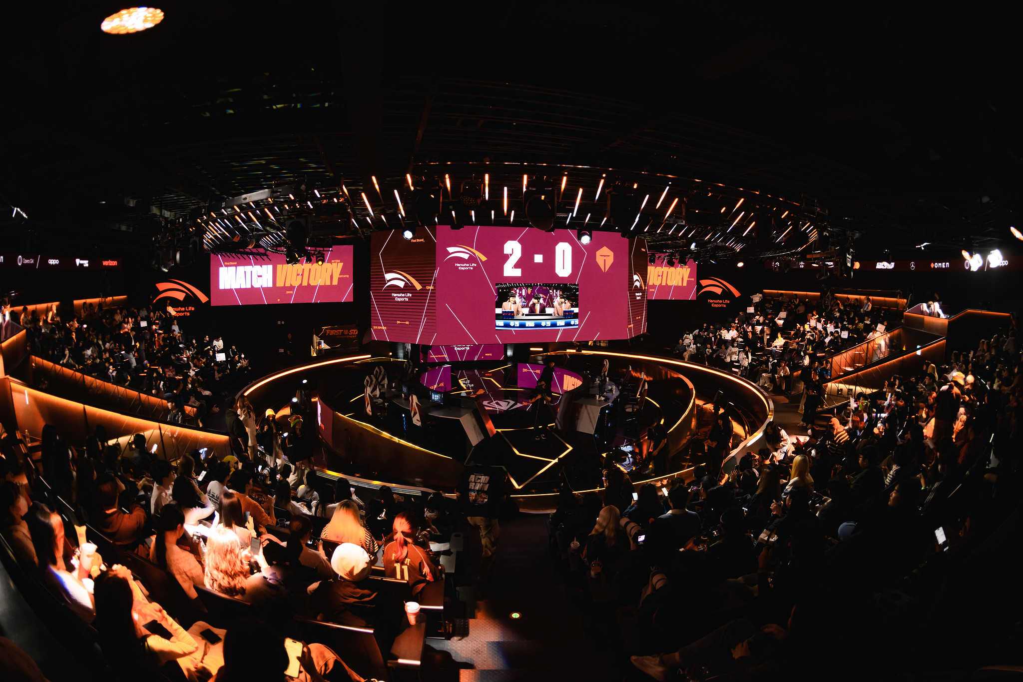 LoL: Esse time passou a T1 e é o novo melhor do mundo no ranking da Riot