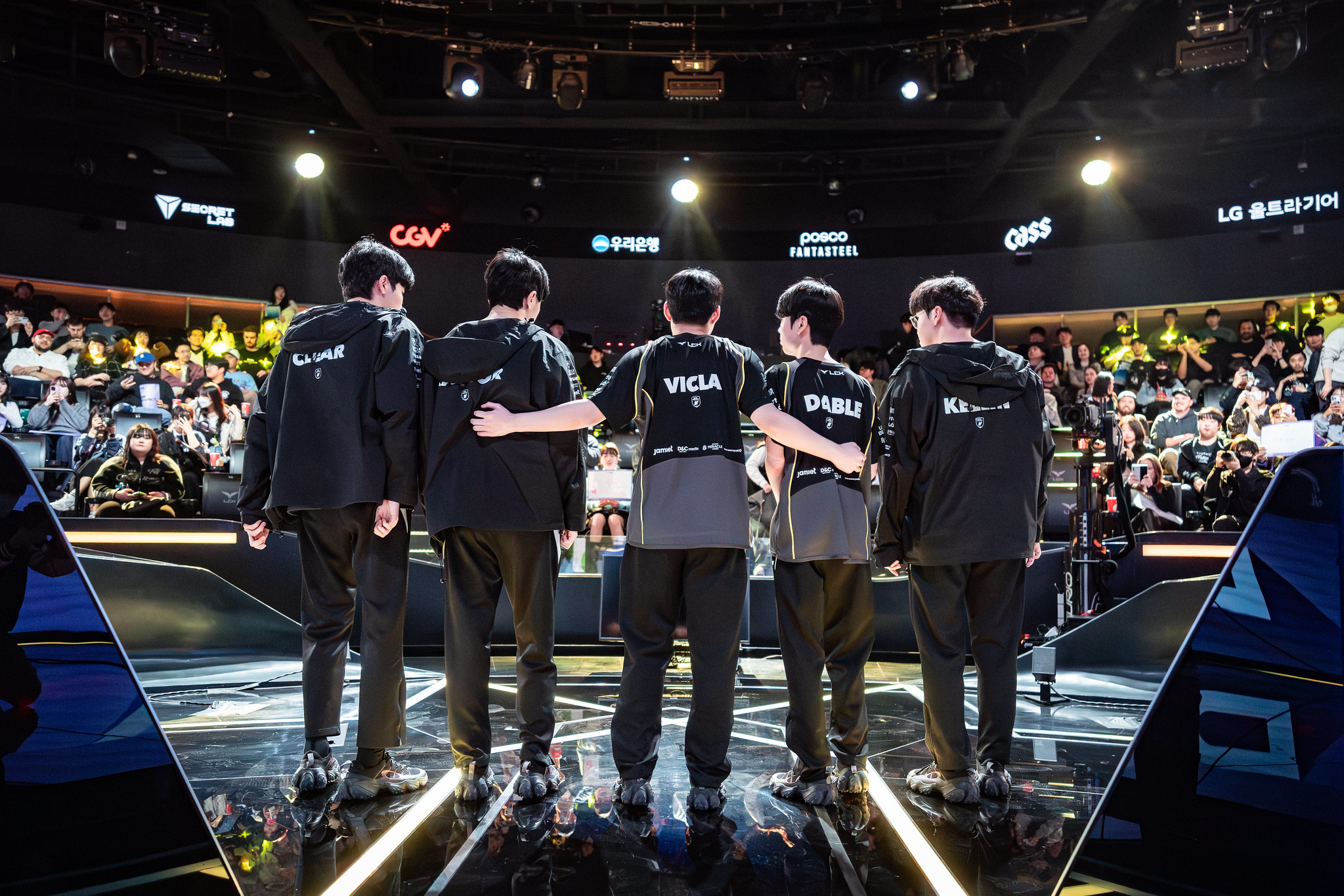 LCK 2025: BNK FearX supera T1; Smash e Gumayusi fazem revezamento