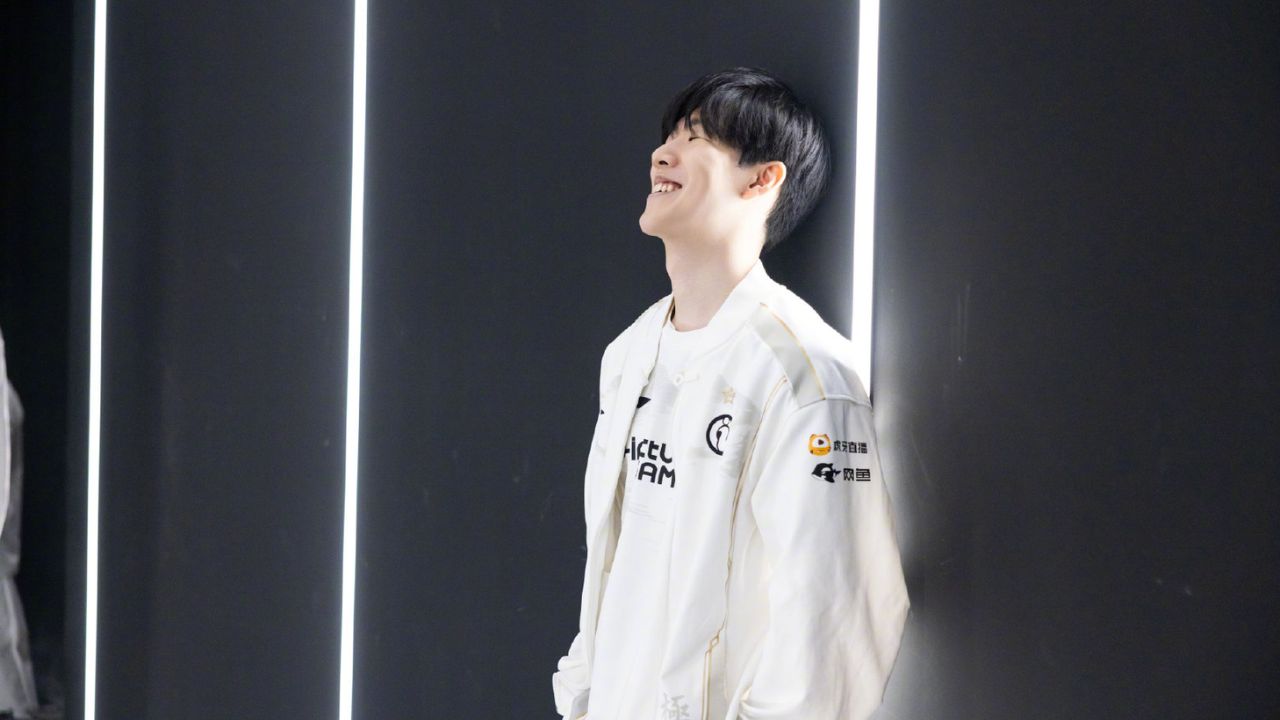 LPL 2025: Ace aos 16 minutos no competitivo? Isto é LoL chinês