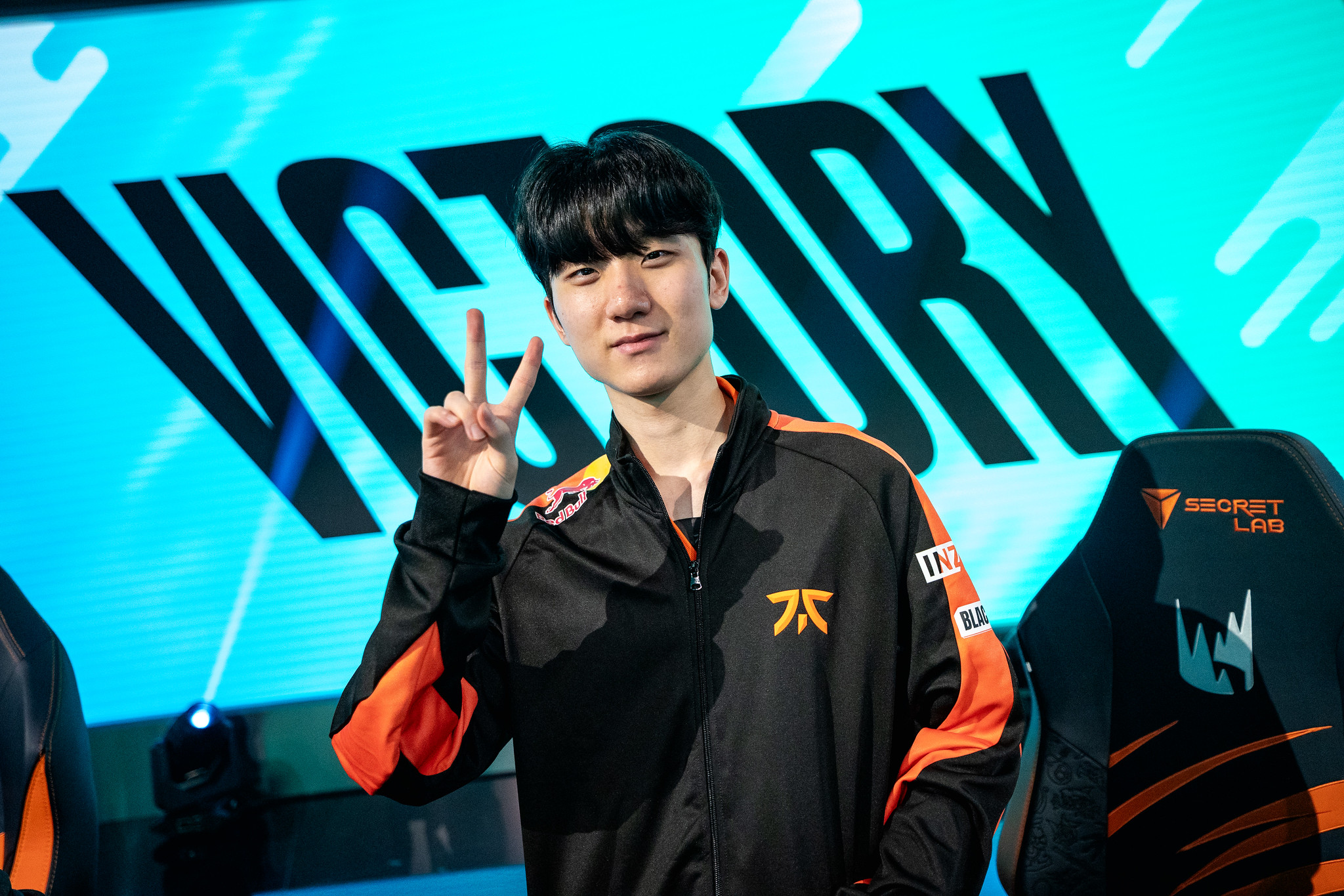 LEC 2025: Karmine Corp e FNATIC vencem no retorno da liga