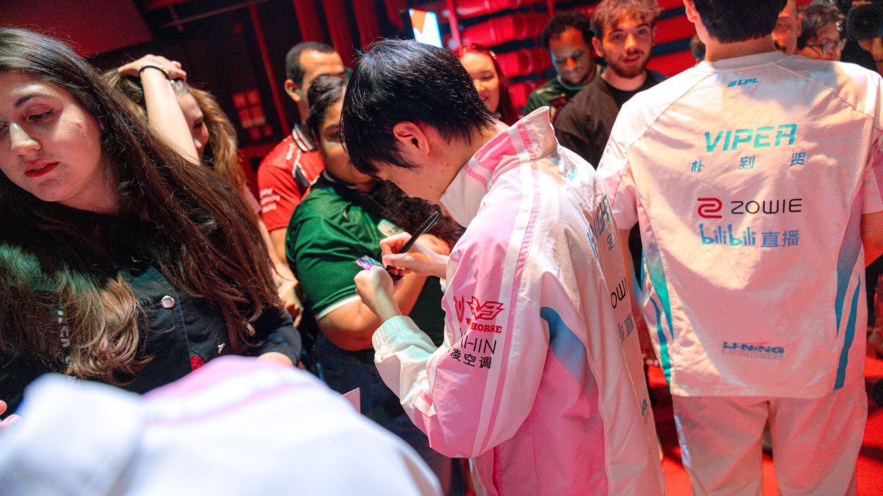 First Stand 2026: Time do povo? Comunidade internacional elogia proximidade da BLG com fãs