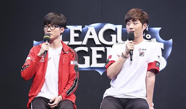 Bang brinca sobre Faker “ele está ficando velho”