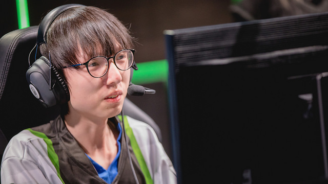 Mlxg é multado pela Riot por mau comportamento em soloQ