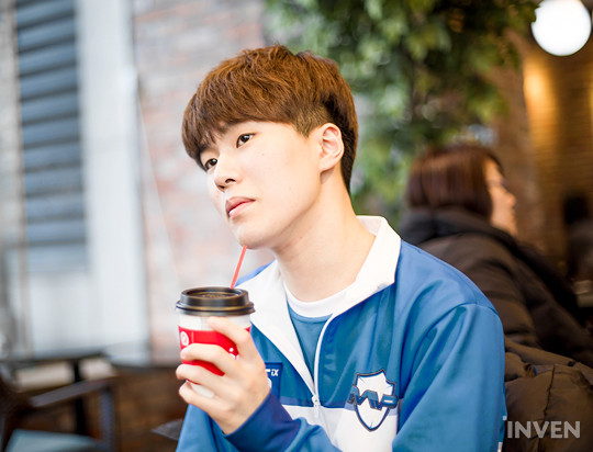 Como o então nono colocado da LCK venceu o early game da Kingzone