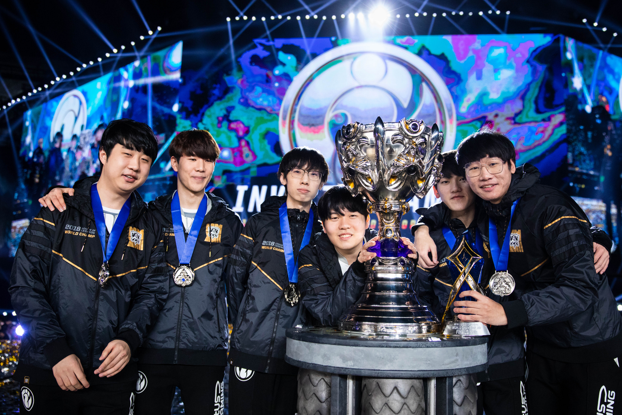Após vencerem o Mundial, jogadores da Invictus Gaming comentam sobre skins que desejam receber