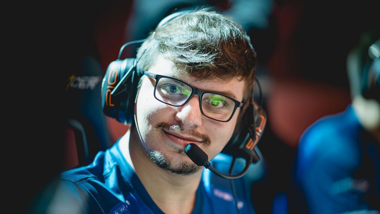 Com Turtle como treinador, nova line-up da CNB é revelada