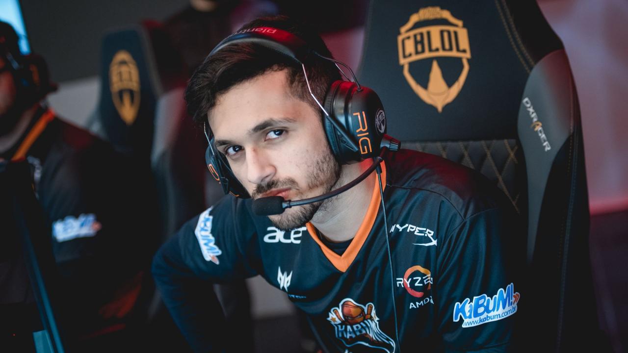 LoL: Dynquedo relembra críticas de Tabe: “Você recebe para fazer isso?”