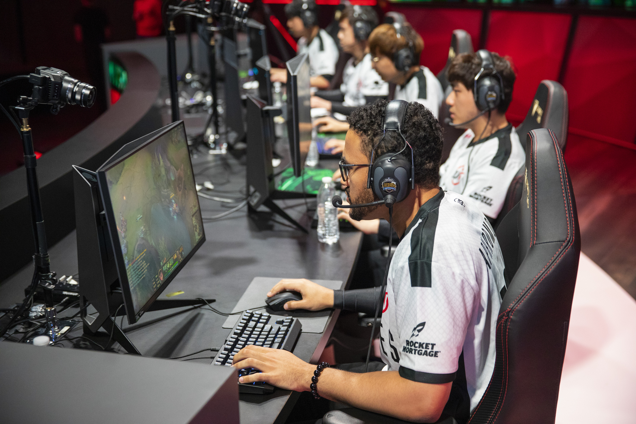 O quão ruim foi a primeira semana da 100 Thieves na LCS 2019?