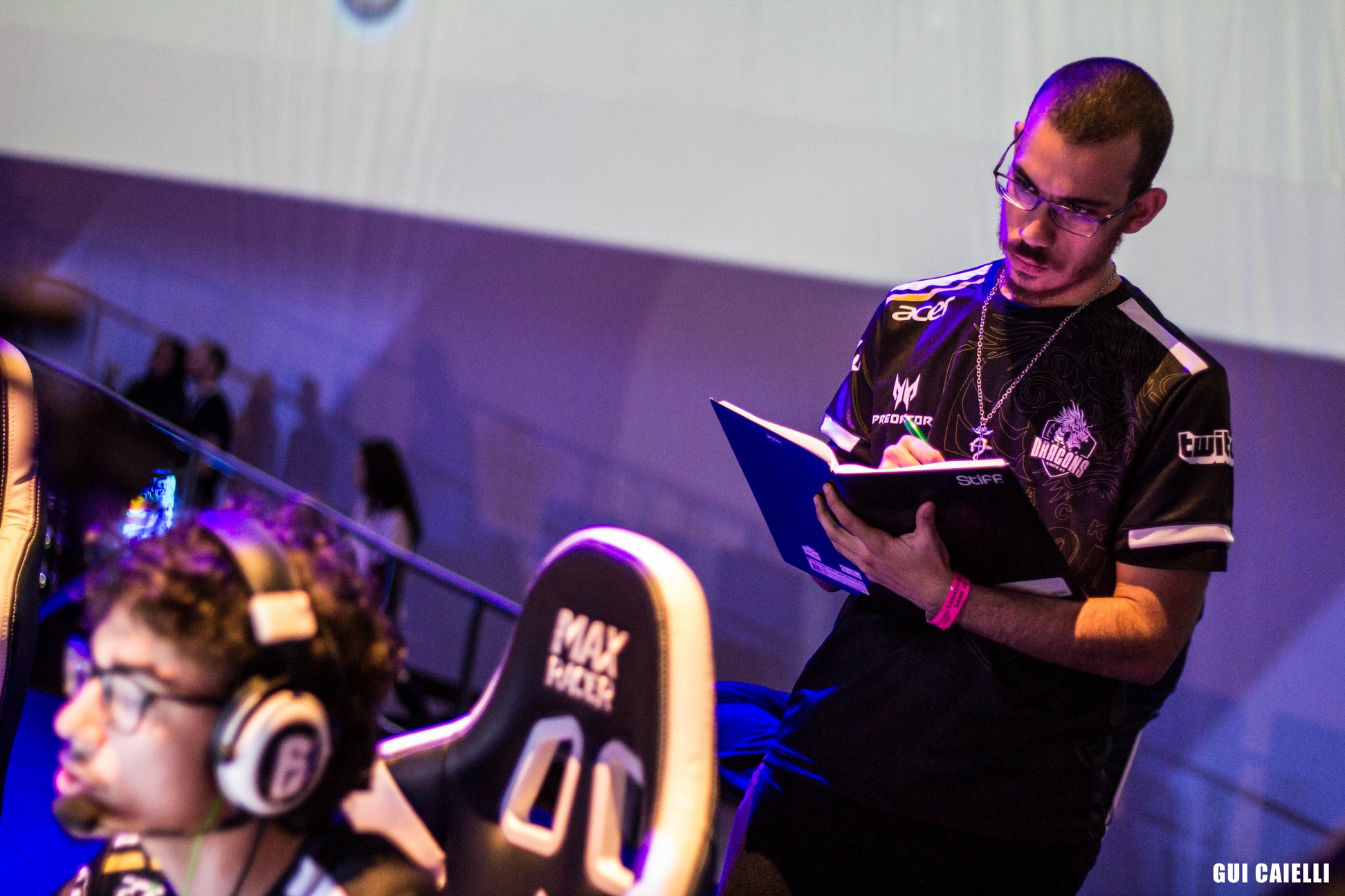 Visando Six Invitational, FaZe contrata Twister como treinador