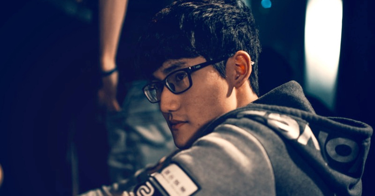 LoL: Karsa o lobo dourado