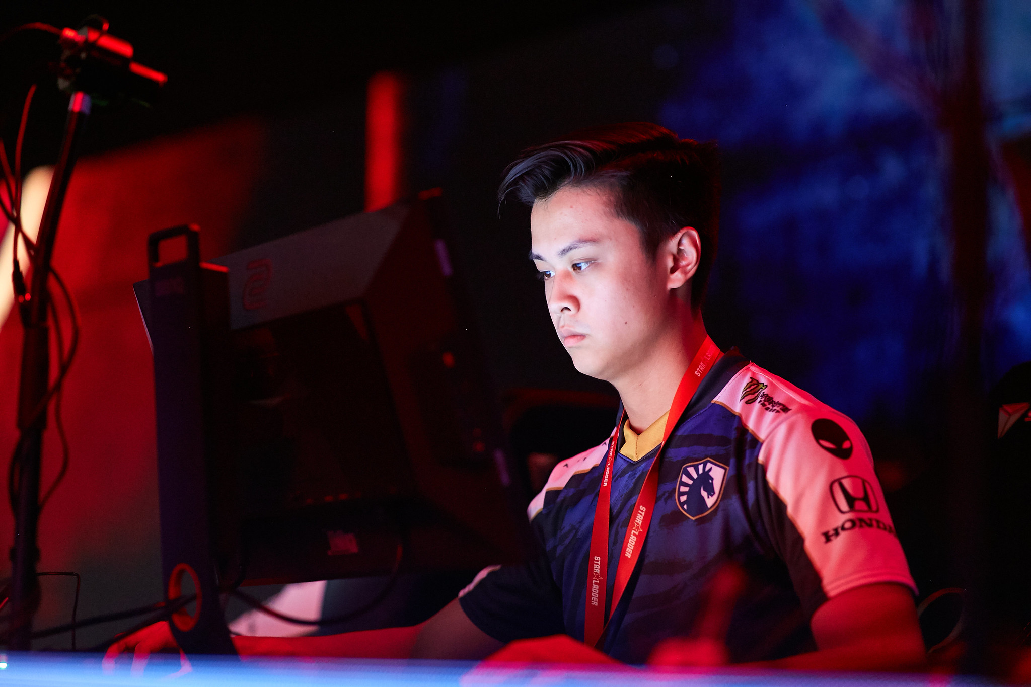 CS:GO: Stewie2k tem conta hackeada e perde “milhares de dólares em skin”