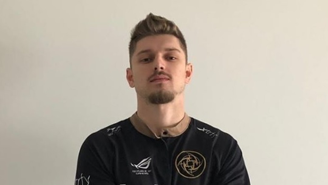 R6: gohaN é movido para o banco da NiP