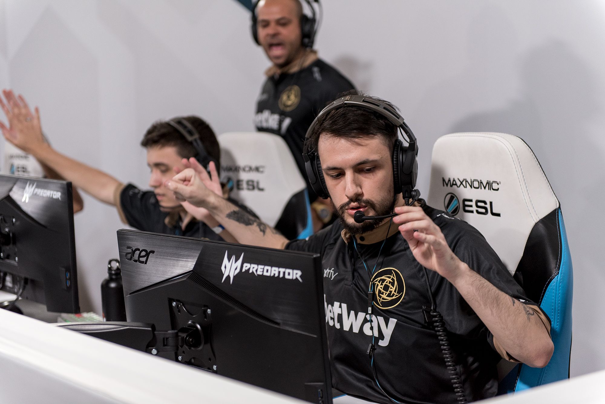 R6: NiP é a primeira equipe brasileira nos playoffs do Six Invitational; FaZe é eliminada