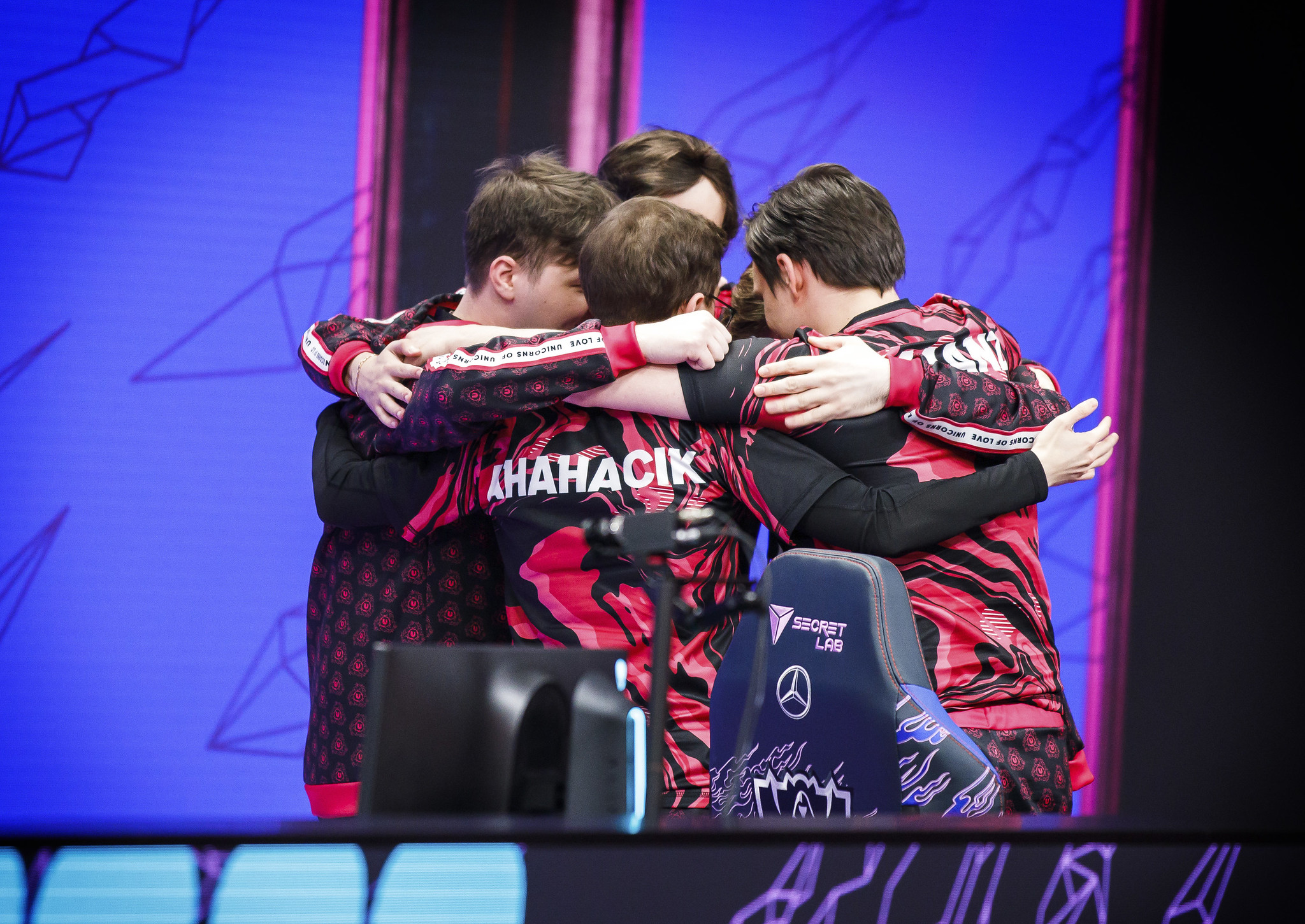 Worlds 2020: LGD e Unicorns of Love são as últimas classificadas para a Fase de Grupos