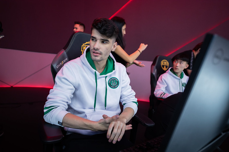 LoL: Krastyel sobe no Top5 da SoloQ BR e Aryze completa 3 semanas no topo – 26/10