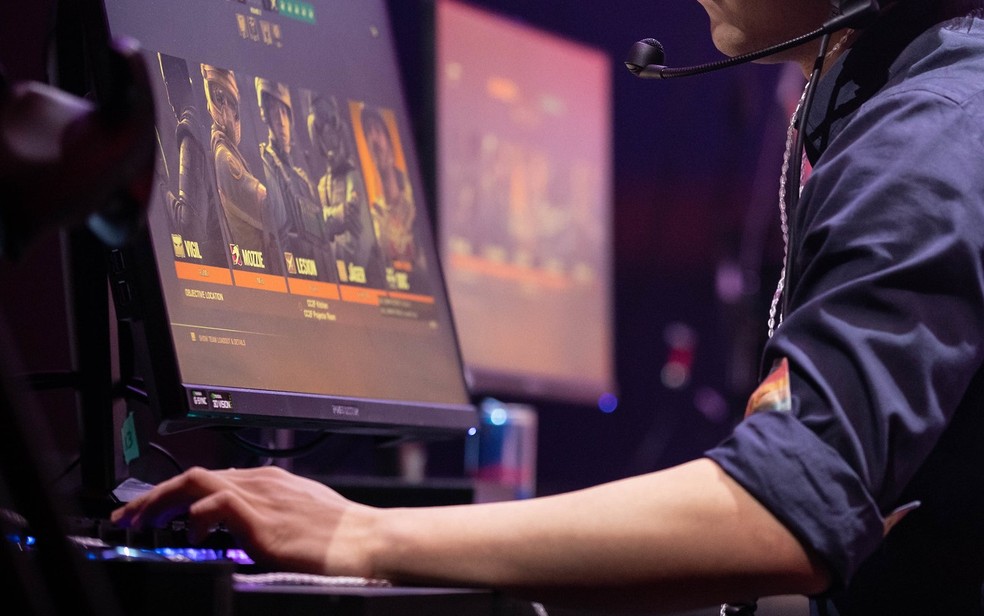 R6: Ubisoft anuncia teste de crossplay entre PC e consoles