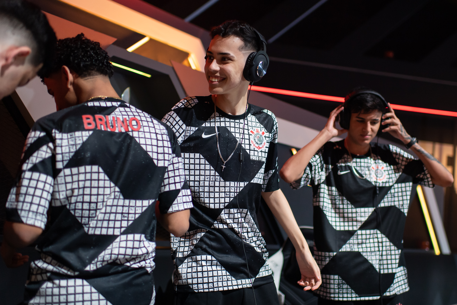 LBFF: Corinthians conquista dobradinha e assume a liderança da tabela