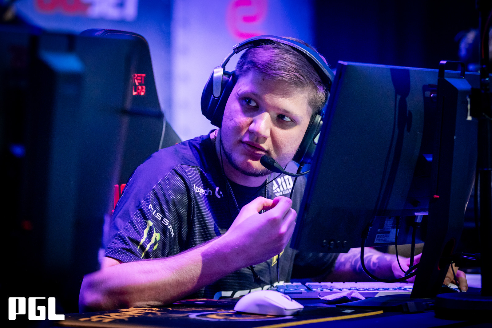 BLAST Premier Spring Groups 2022: s1mple reclama de problemas técnicos em derrota para o MIBR