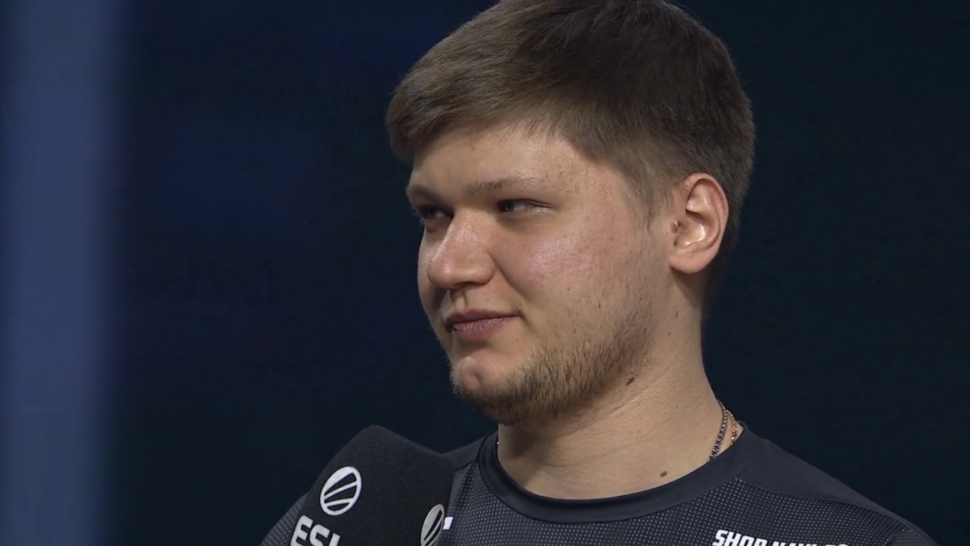 IEM Cologne 2022: s1mple joga medalha de vice-campeão para fã