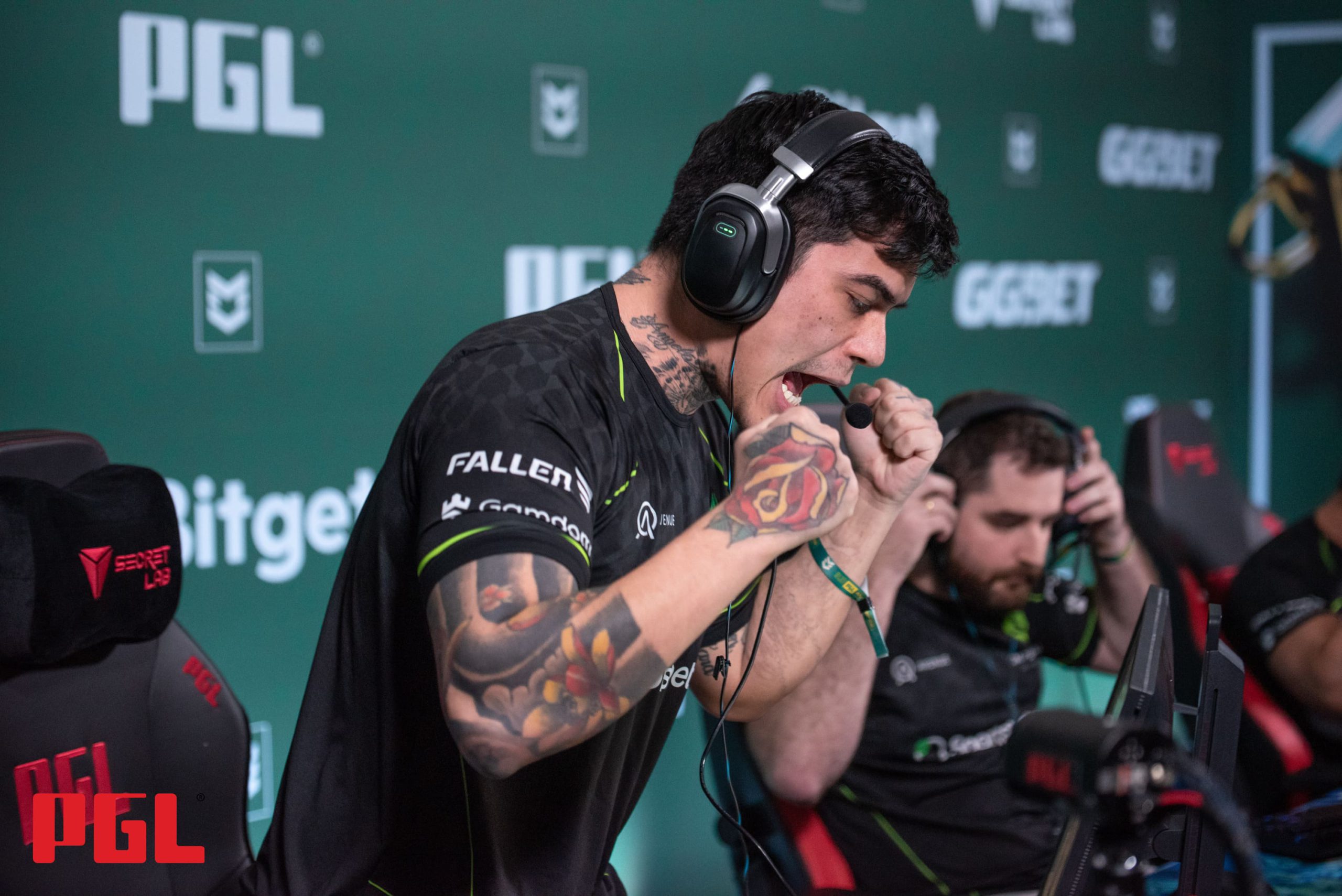 VALORANT: fnx faz live jogando FPS da Riot