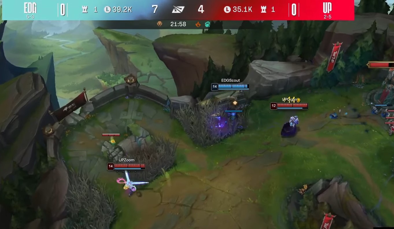 LPL 2022: Scout escapa de 4 inimigos com apenas um passinho