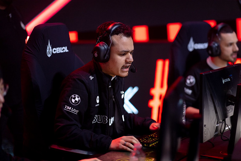 CBLOL 2023: “Não é algo agravante”, comenta CarioK sobre derrota para a LOUD