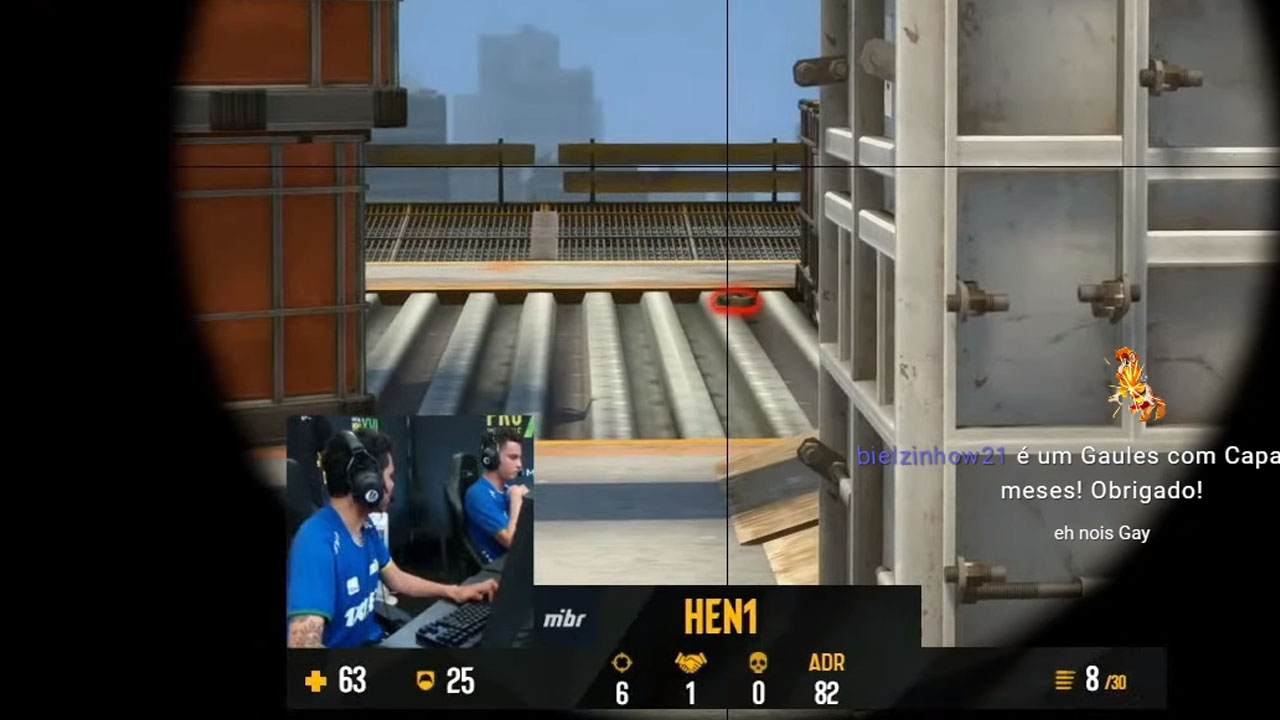 CS:GO: HEN1 joga clutch com monitor desligado