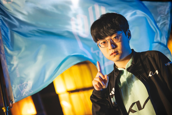 LCK 2024: Dplus renova com Showmaker e revela line-up com outro campeão mundial